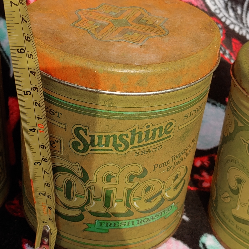 Vintage Stackable Tins - Picture 3 of 10